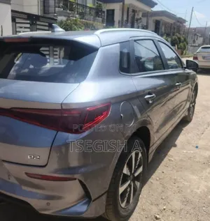 New BYD E2 43 kWh 94 hp FWD 2024 Gray