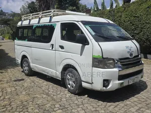 Photo - Toyota HiAce 2012 White