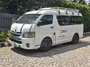 Toyota HiAce 2012 White