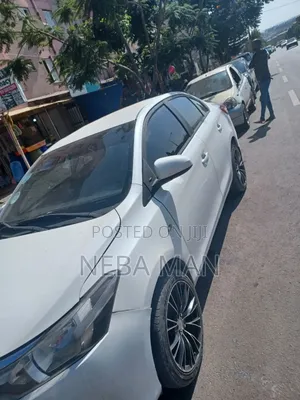 Toyota Yaris 2013 White