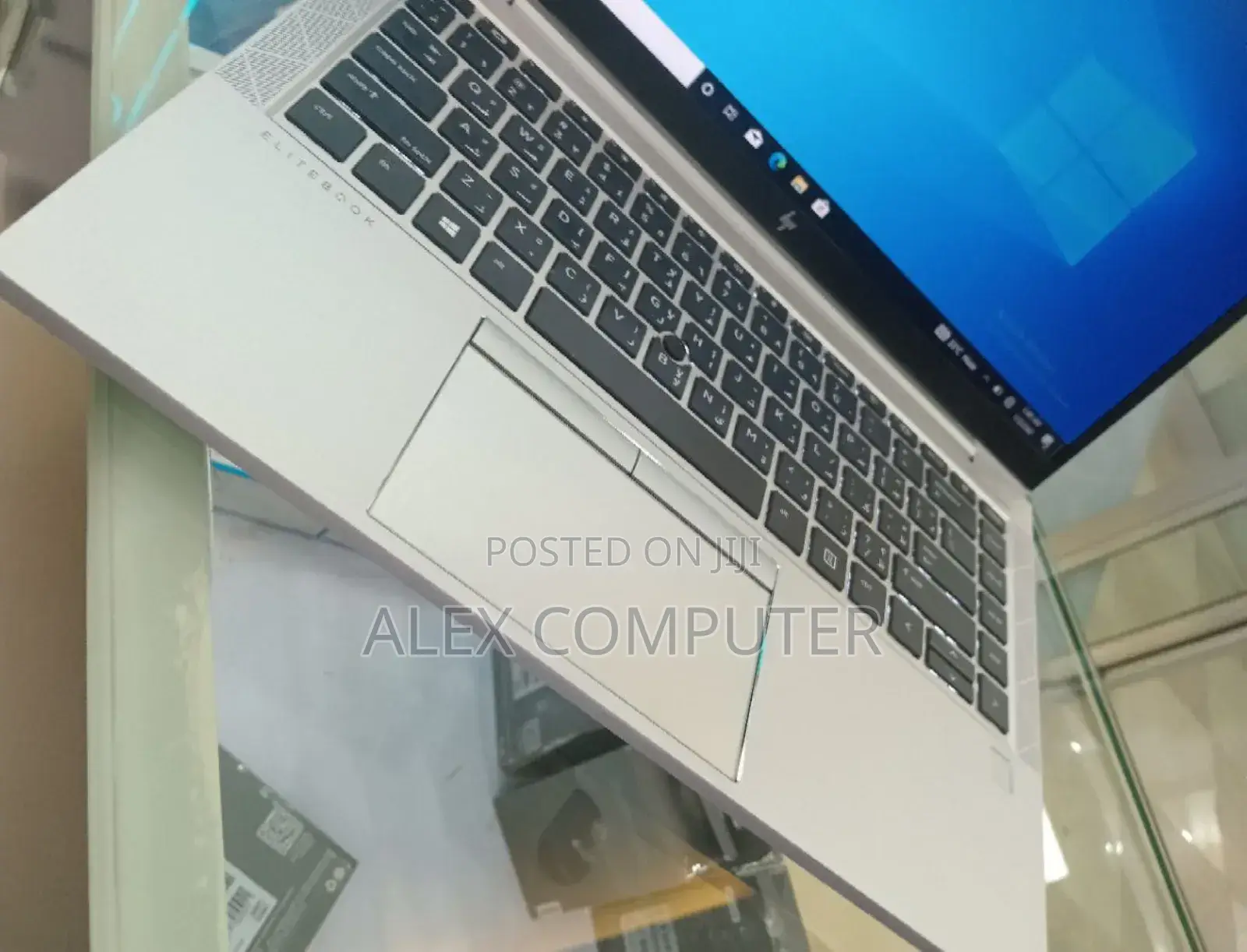 New Laptop HP EliteBook 840 G8 16GB Intel Core I7 SSD 512GB
