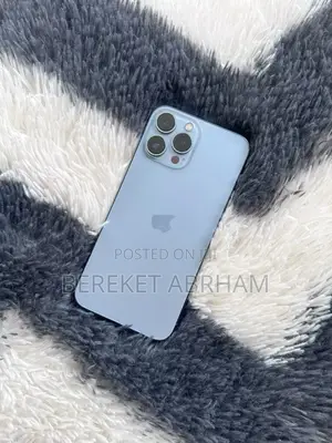 Photo - Apple iPhone 13 Pro Max 256 GB Blue