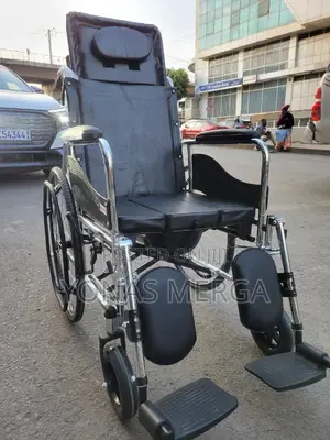 Photo - Bedside Commode Toilet Wheelchair珊炫portable Potty -- Folds