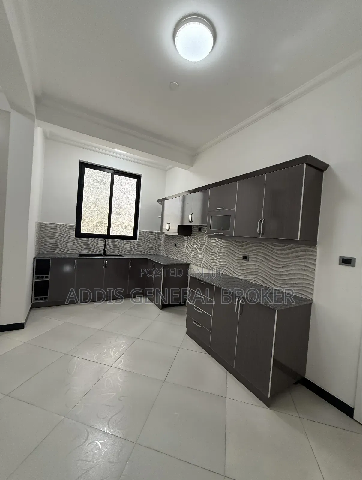 8bdrm House in Bulbula, Bole for sale