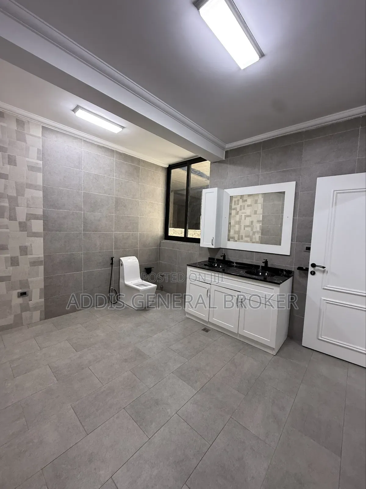 8bdrm House in Bulbula, Bole for sale