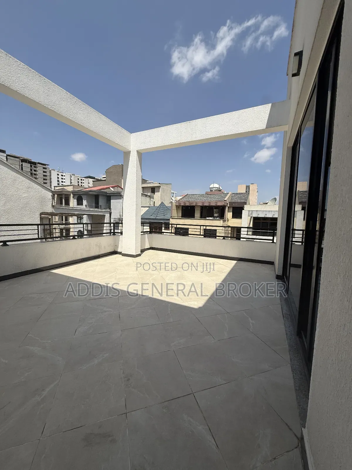 8bdrm House in Bulbula, Bole for sale