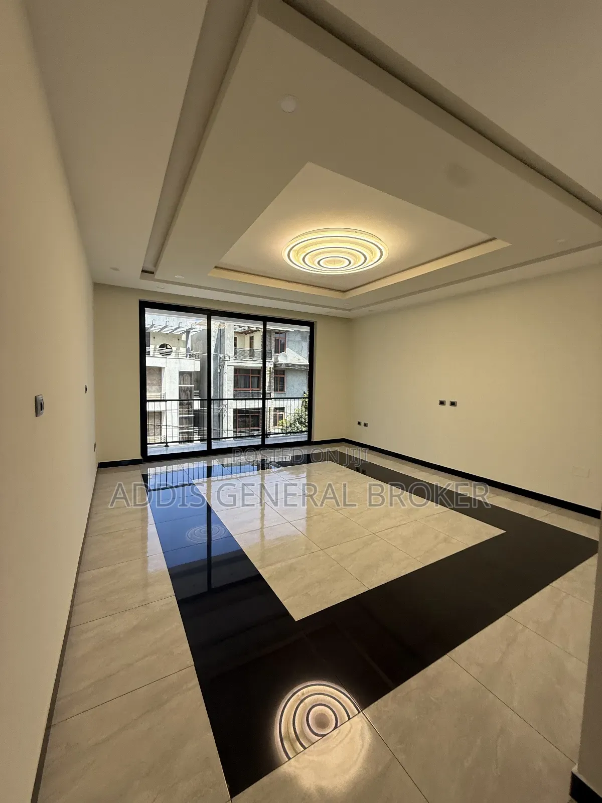 8bdrm House in Bulbula, Bole for sale