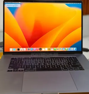 New Laptop Apple MacBook 2019 16GB Intel Core I7 SSD 512GB