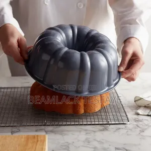 Photo - Carbon Steel Non Stick Bundt Pan