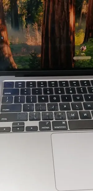 Photo - New Laptop Apple MacBook Air 2022 M2 8GB Apple M2 SSD 256GB