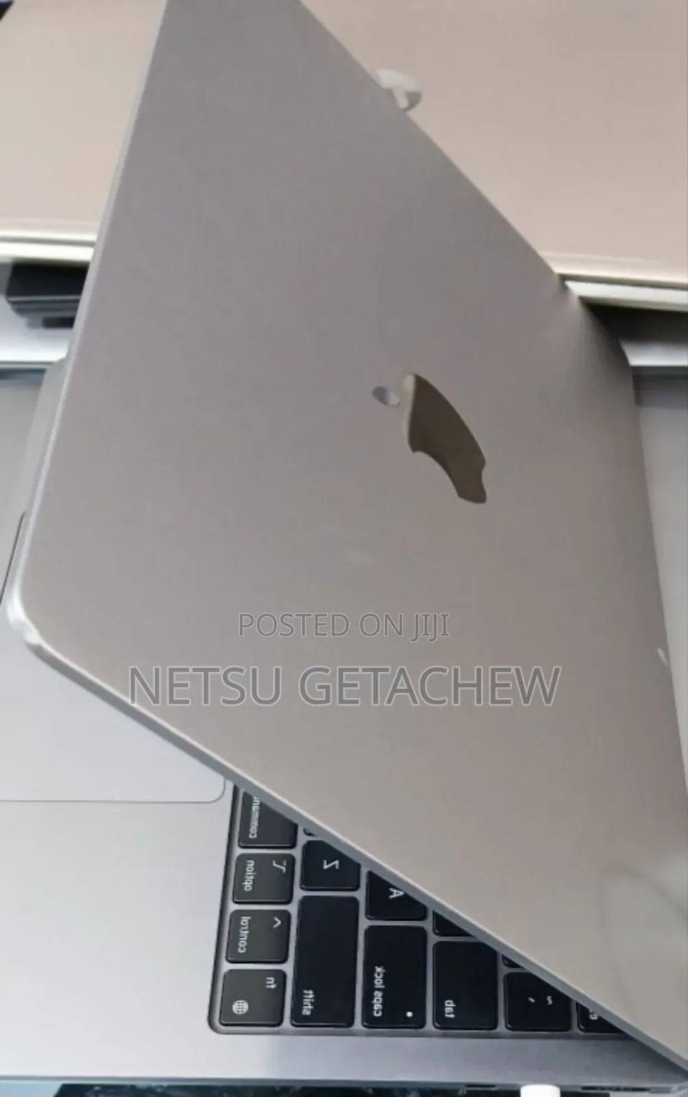 New Laptop Apple MacBook Air 2022 M2 8GB Apple M2 SSD 256GB