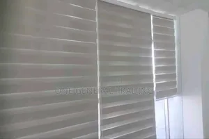 Photo - Horizontal Shutter መጋረጃ