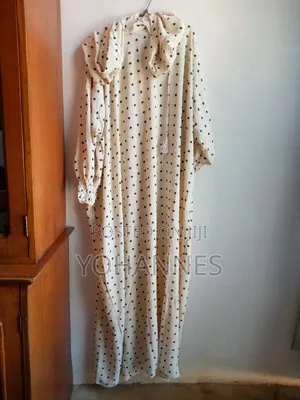 Photo - Women's Abaya