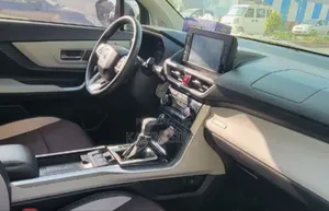 Toyota Veloz 1.5 CVT FWD 2023 Silver