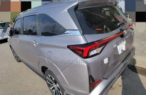 Toyota Veloz 1.5 CVT FWD 2023 Silver