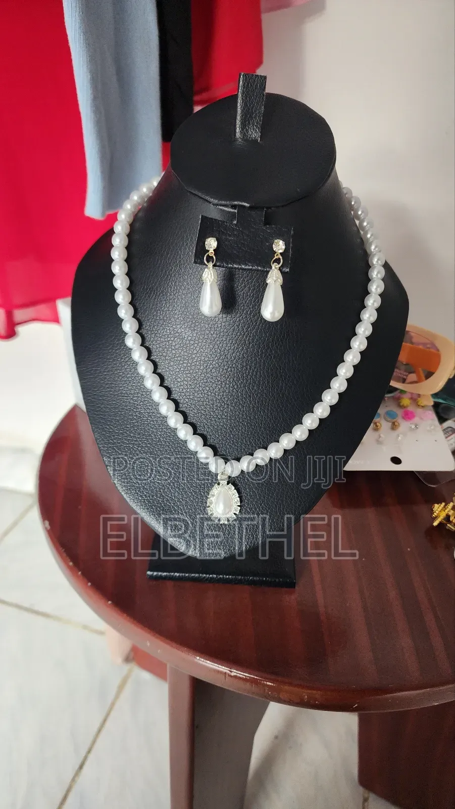 Pearl Earing and Necklace