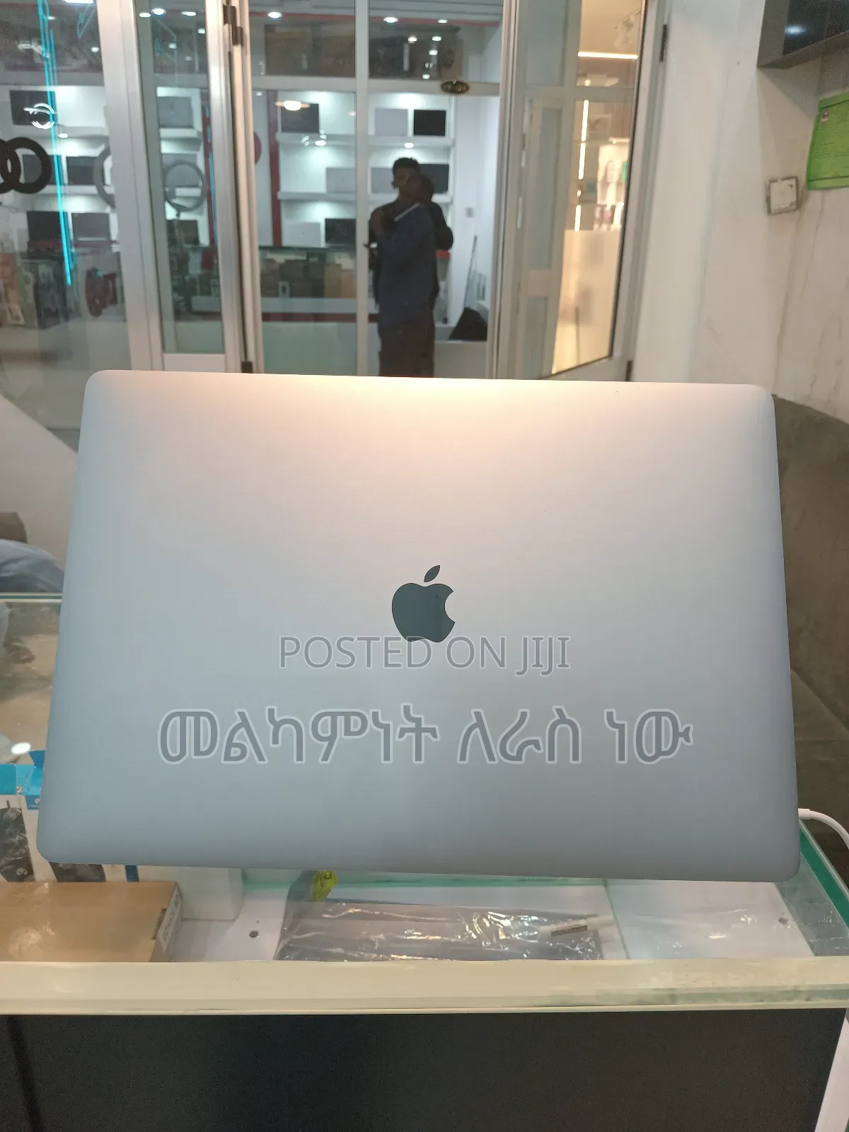 New Laptop Apple MacBook Pro 2019 16GB Intel Core I7 SSD 512GB