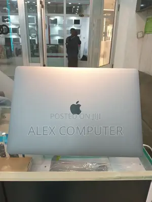 New Laptop Apple MacBook Pro 2019 16GB Intel Core I7 SSD 512GB