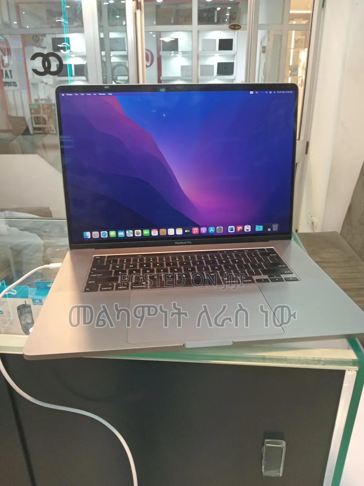 New Laptop Apple MacBook Pro 2019 16GB Intel Core I7 SSD 512GB