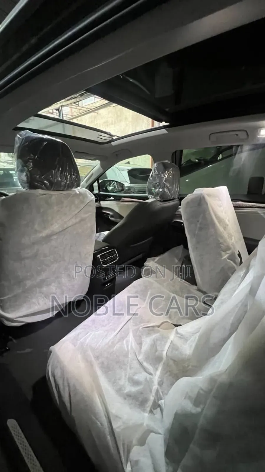 Volkswagen ID.6 2023 Gold