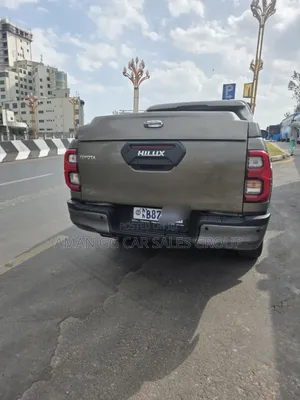 Toyota Hilux 2021 Gray