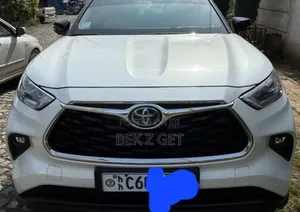 Photo - Toyota Highlander Hybrid 2024 White