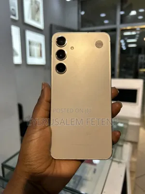 Photo - New Samsung Galaxy S24 Plus 256 GB Gold