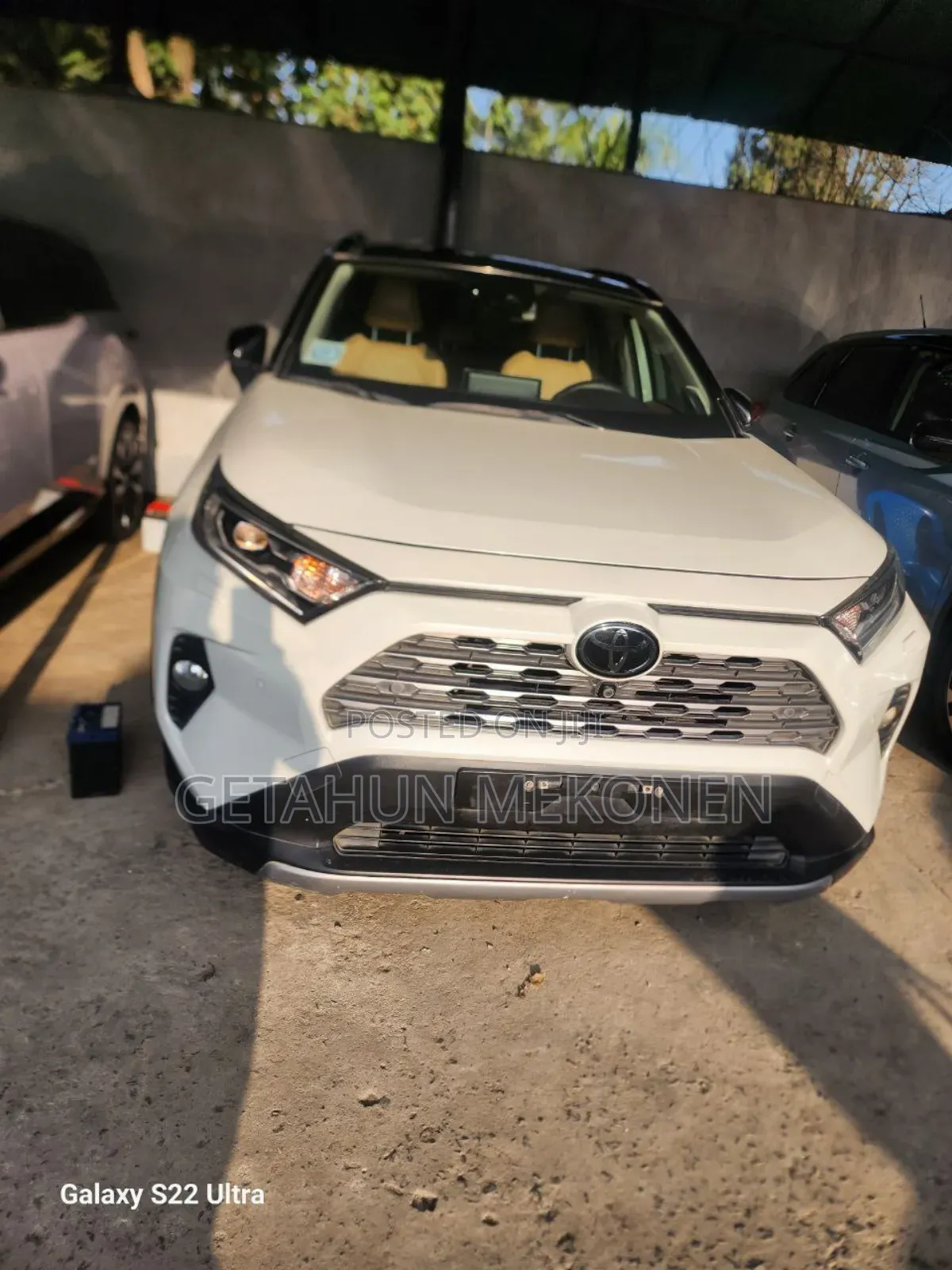 Toyota RAV4 2021 White