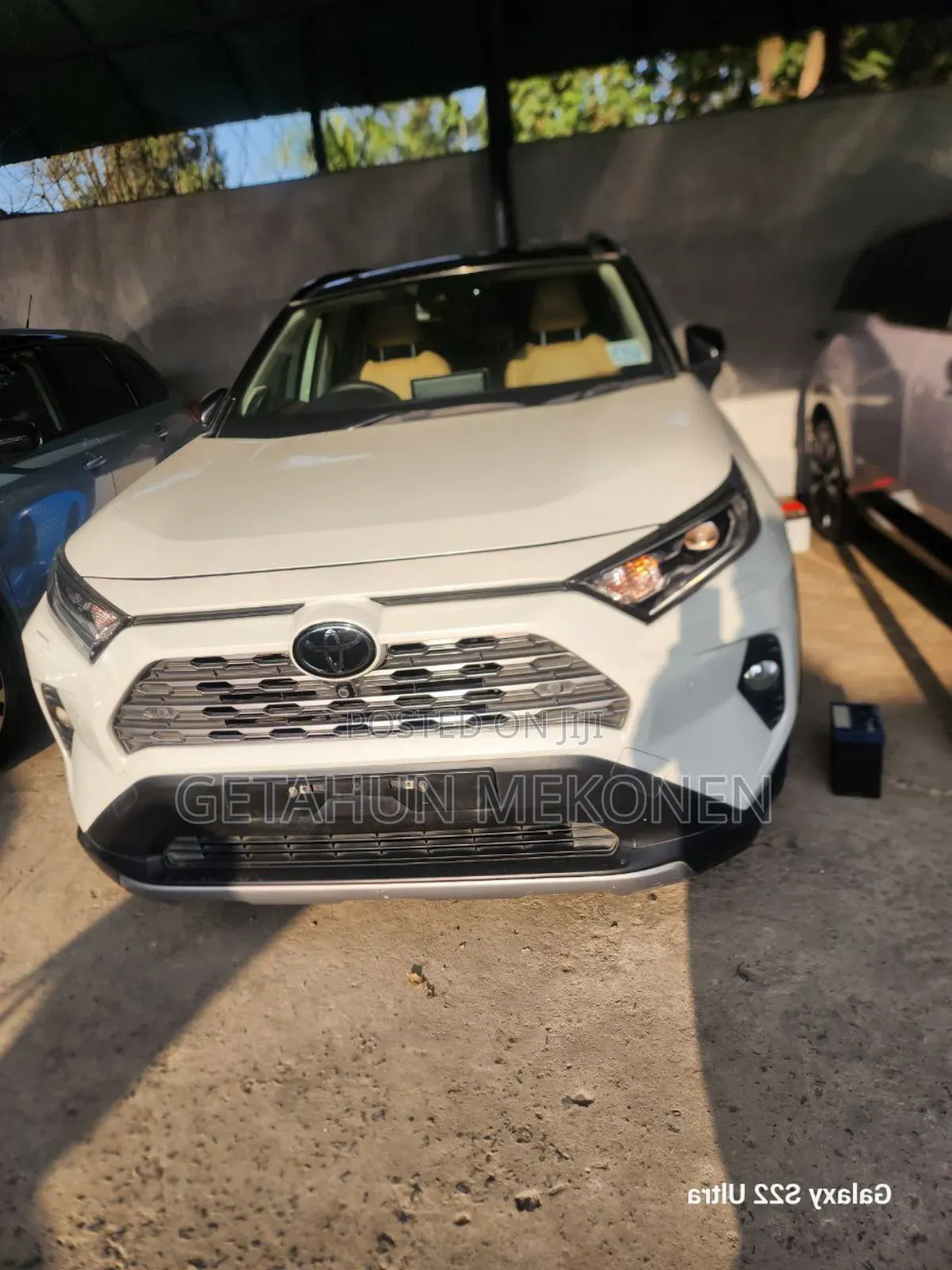 Toyota RAV4 2021 White