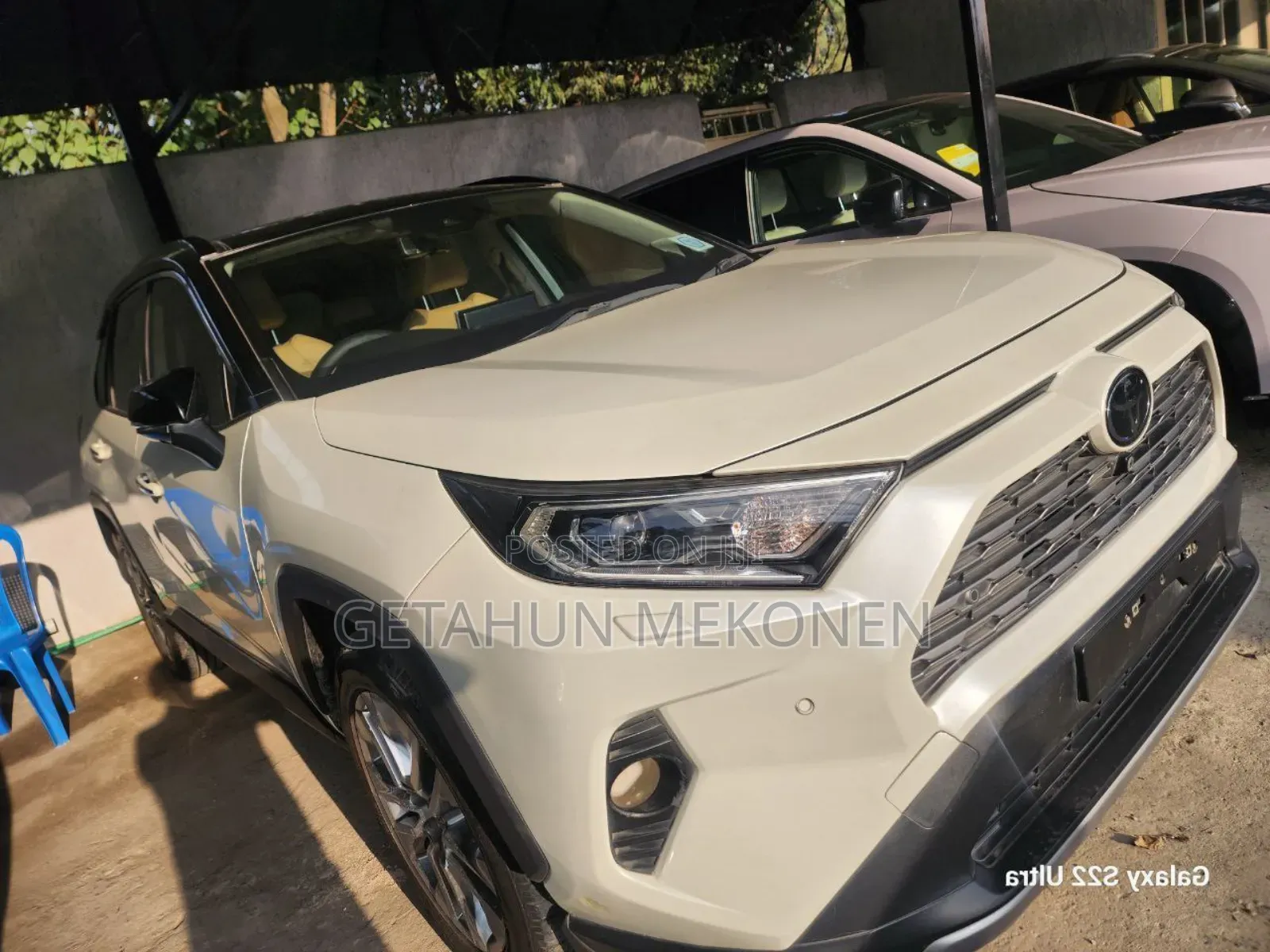 Toyota RAV4 2021 White