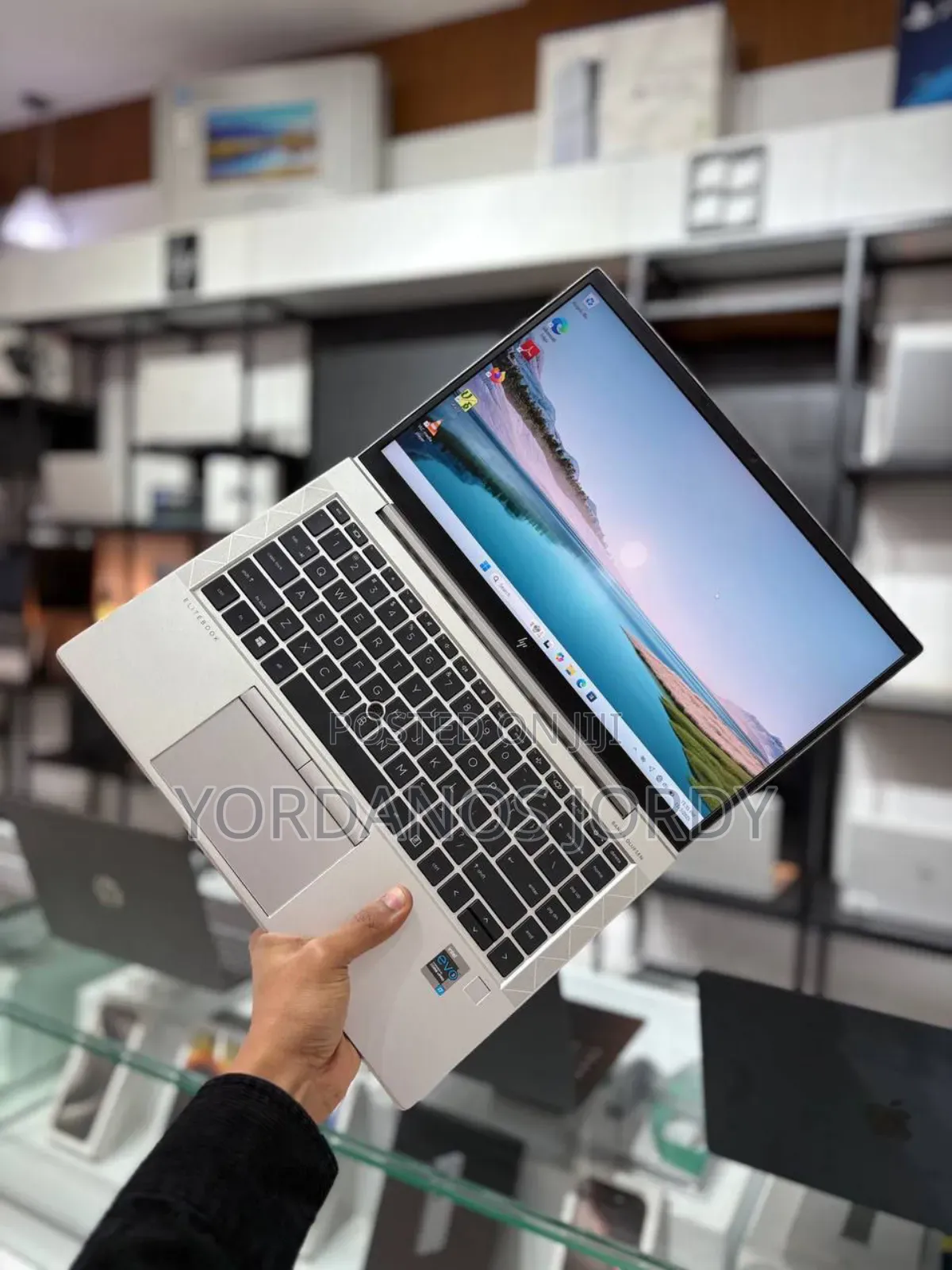 New Laptop HP EliteBook 840 G8 16GB Intel Core I7 SSD 512GB