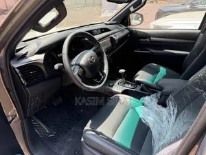 New Toyota Hilux 2025 Gray