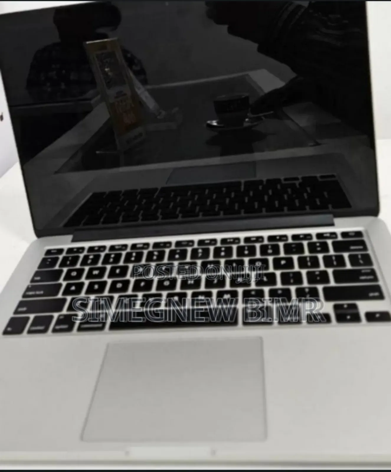 New Apple MacBook Pro 2024 M3 14-inch 8GB Intel Core i5 SSD 128GB