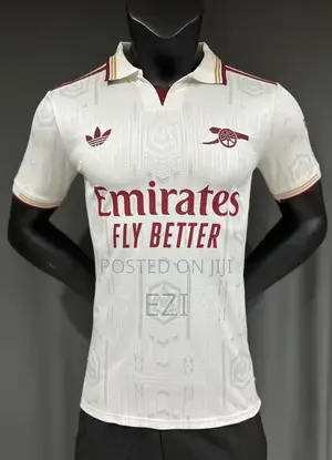 Photo - Arsenal White Kit