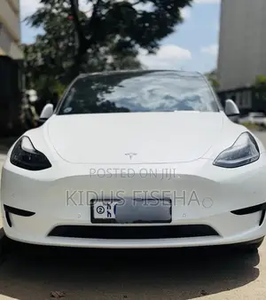 Photo - Tesla Model Y 2023 White