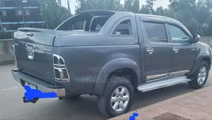Toyota Hilux 2009 Gray