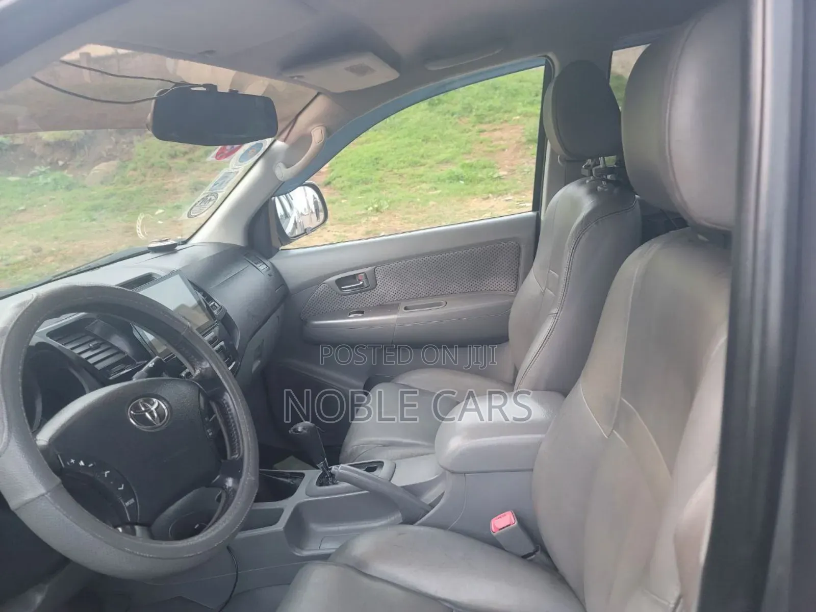 Toyota Hilux 2009 Gray