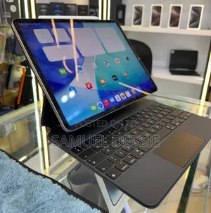 New Apple iPad Pro 12.9 (2022) 256 GB