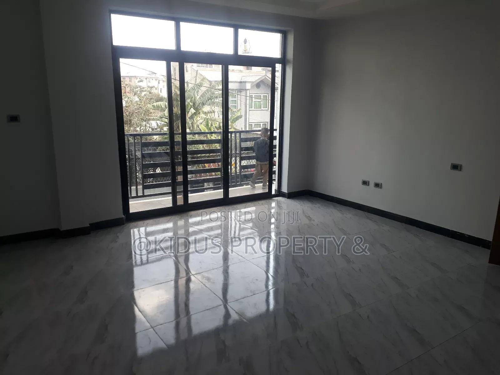3bdrm Apartment in Jemo 1, Nifas Silk-Lafto for rent