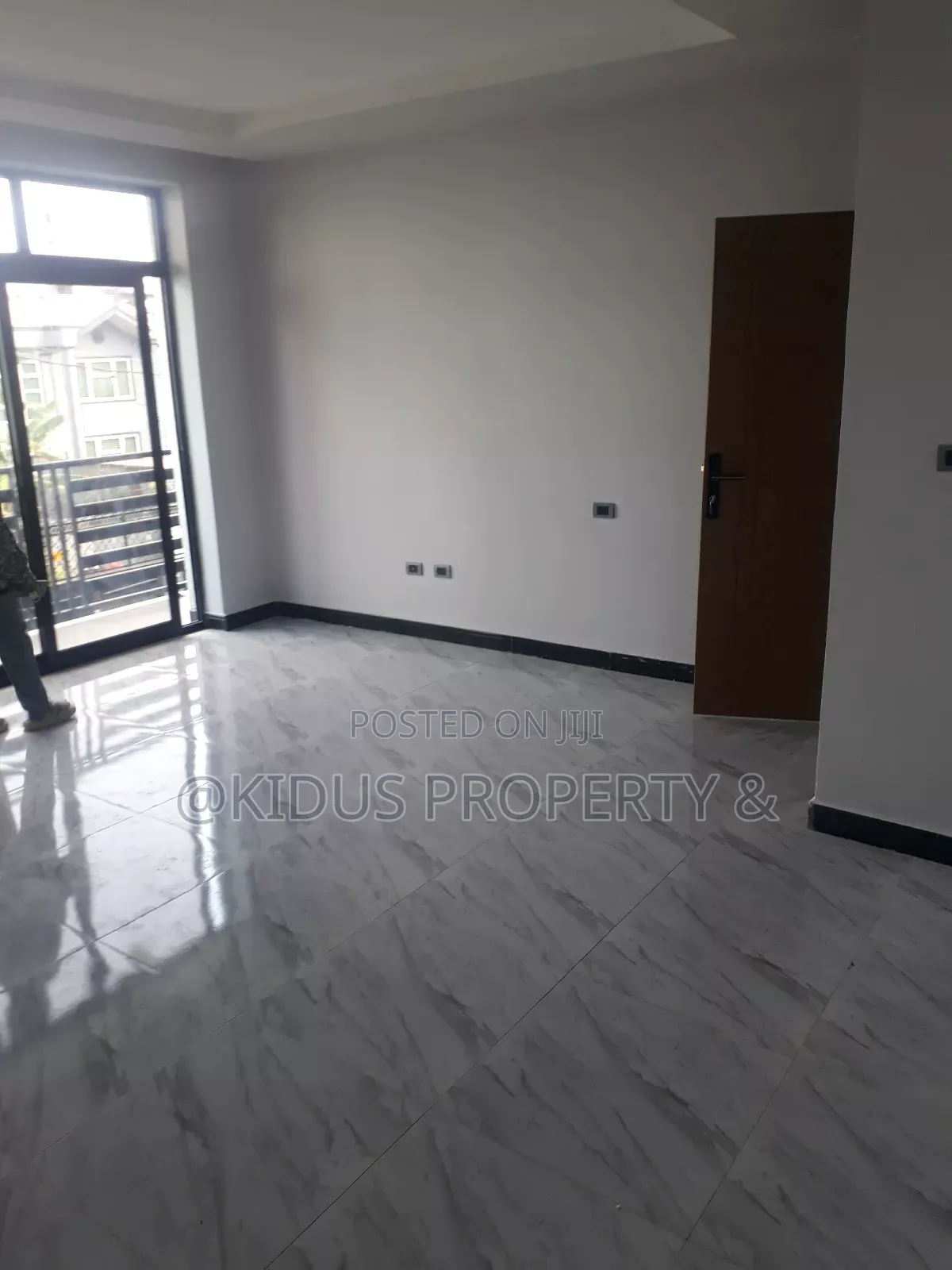 3bdrm Apartment in Jemo 1, Nifas Silk-Lafto for rent