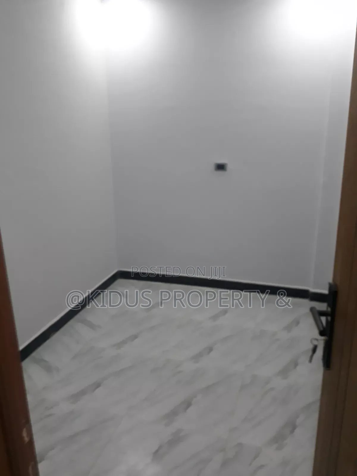 3bdrm Apartment in Jemo 1, Nifas Silk-Lafto for rent