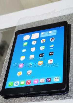 Photo - New Apple iPad 10.2 (2021) 128 GB
