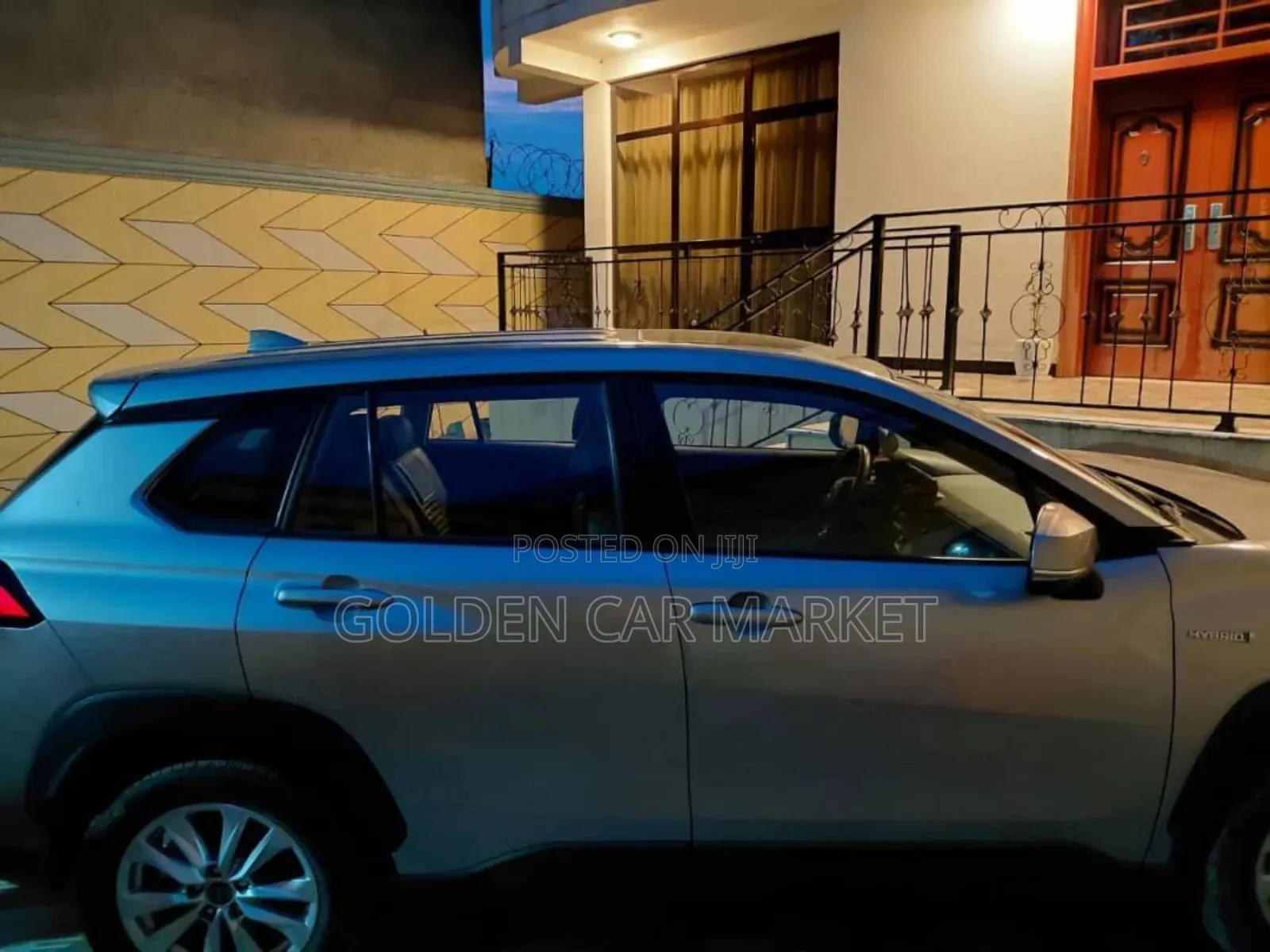 Toyota Corolla Cross Hybrid 2024 Silver