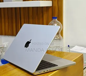 New Laptop Apple MacBook Pro M1 16GB Apple M1 Pro SSD 1T