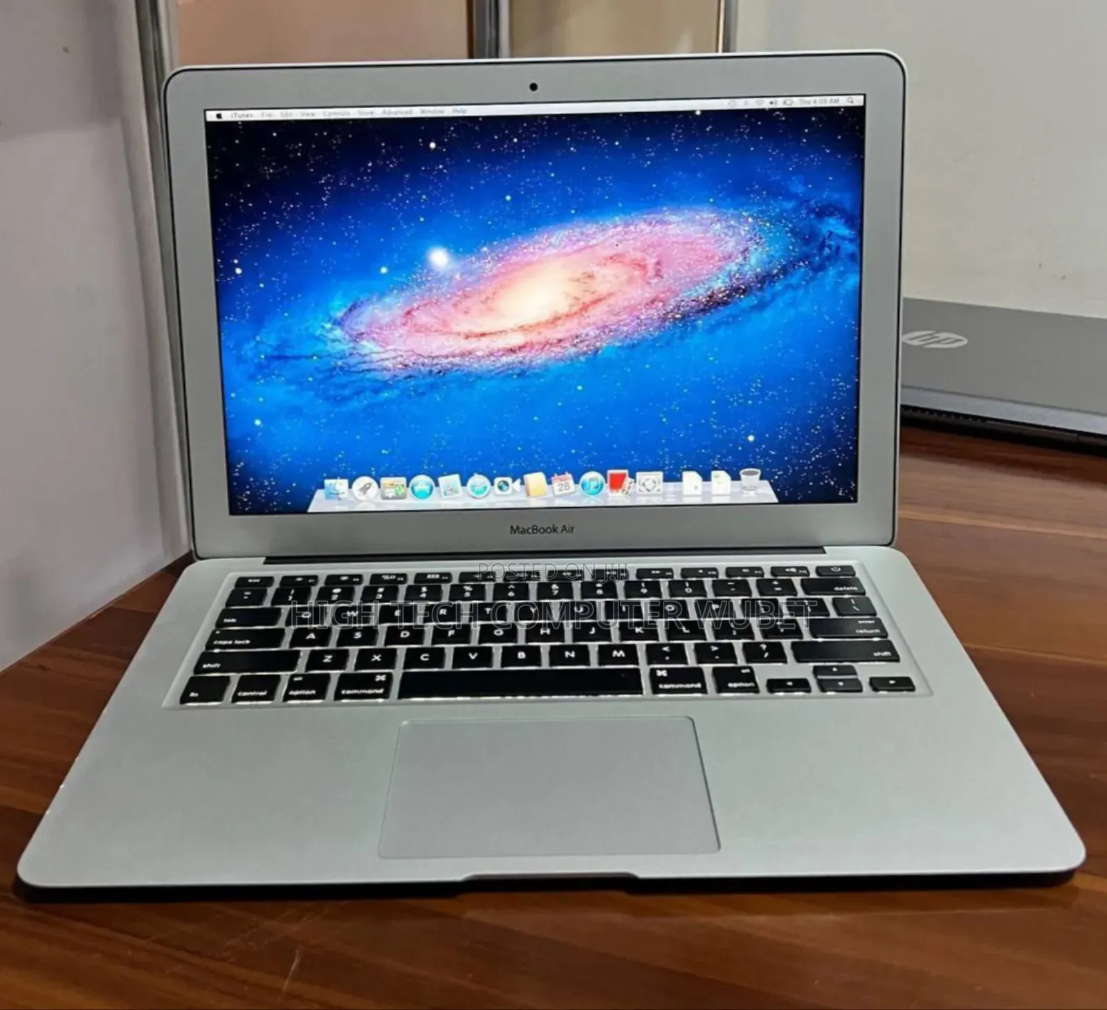 New Laptop Apple MacBook 2015 8GB Intel Core I5 SSD 256GB