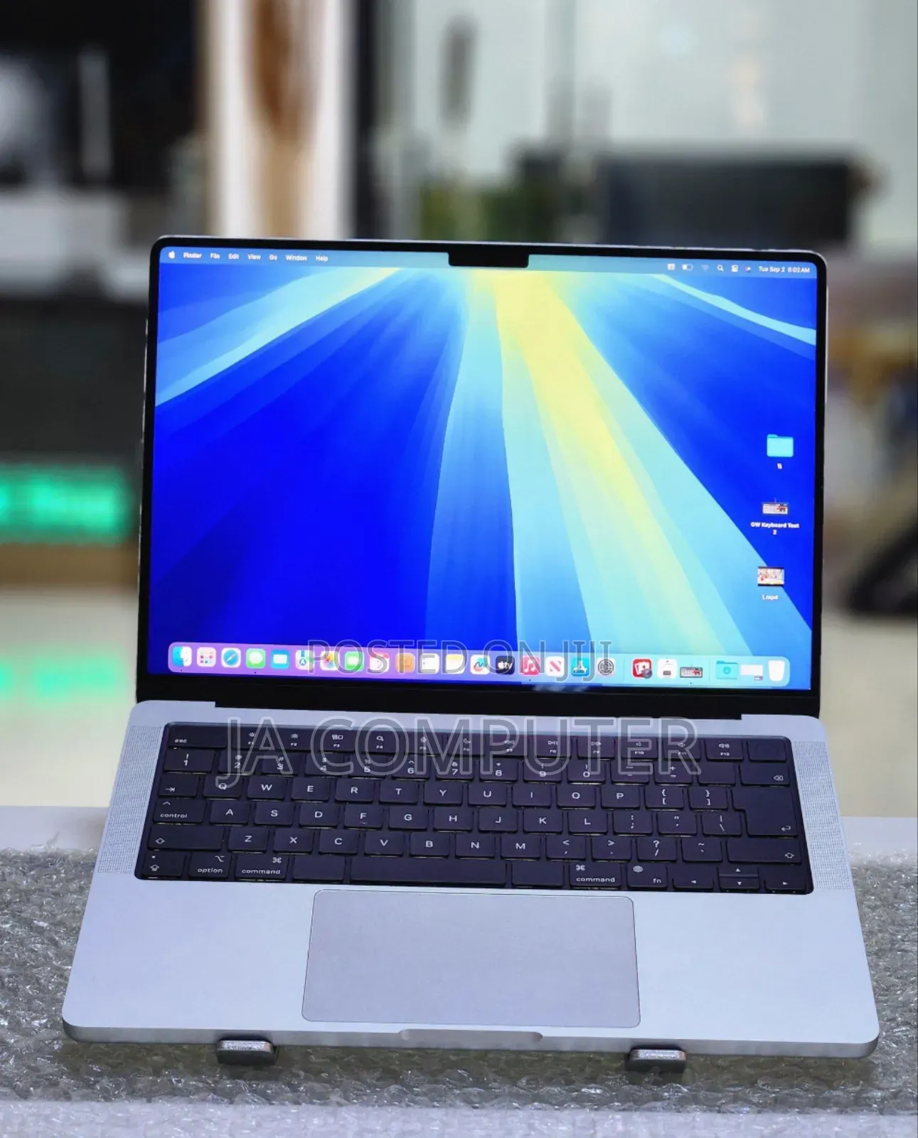 New Laptop Apple MacBook Pro M1 16GB Apple M1 Pro SSD 512GB