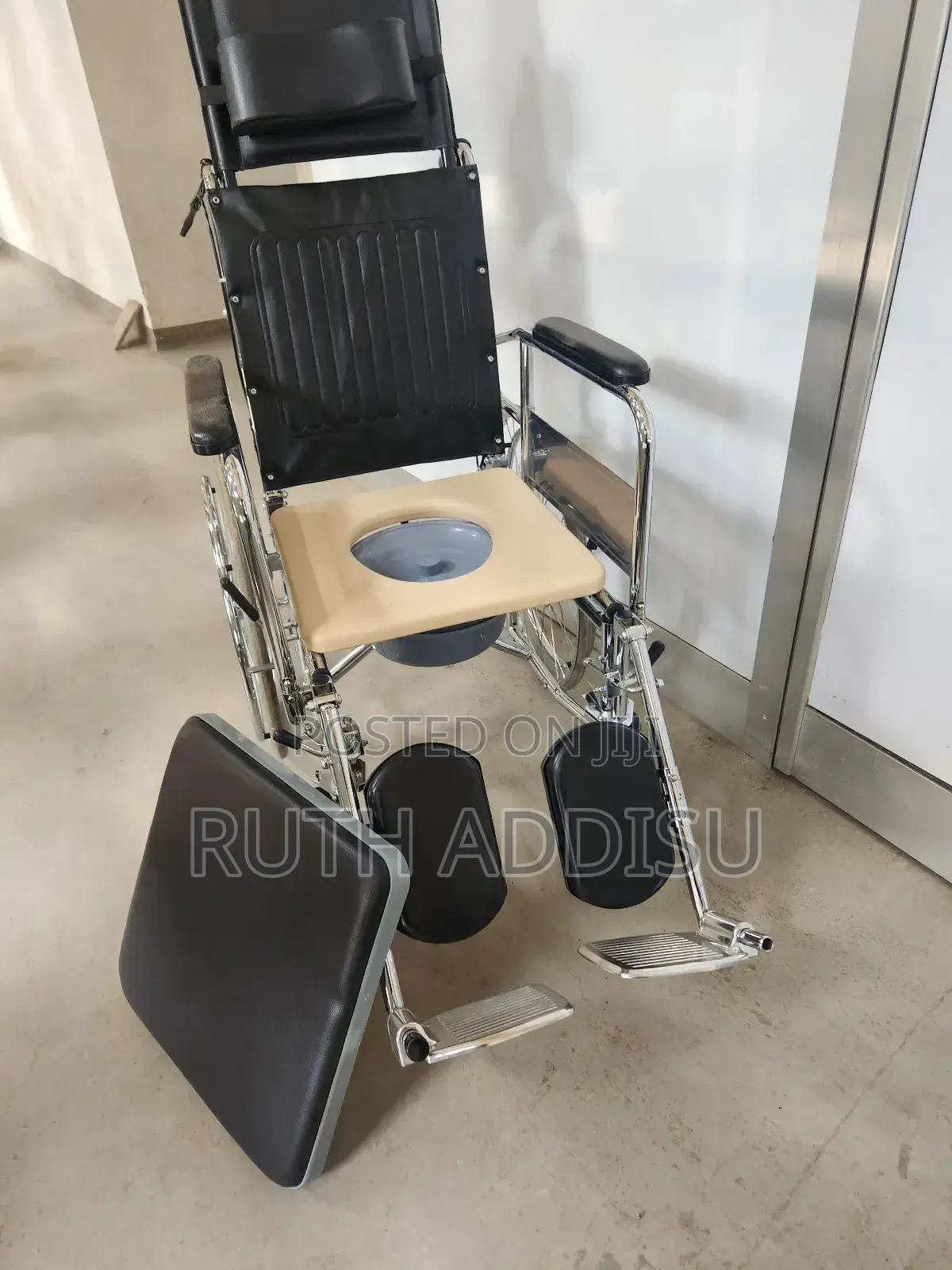 Shower Taking Plate With Popo and Wheelchair麴了wheelchair𡯁我wheelchair