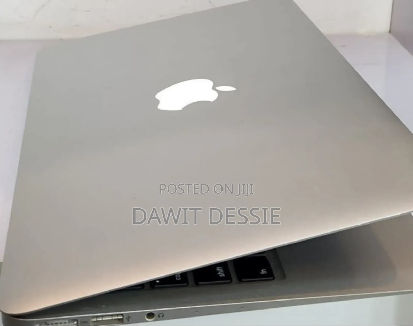 New Apple MacBook Air 2025 M4 13-Inch 4GB Intel Core I5 SSD 128GB