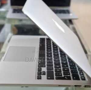 New Laptop Apple MacBook Pro 2014 8GB Intel Core I7 SSD 256GB