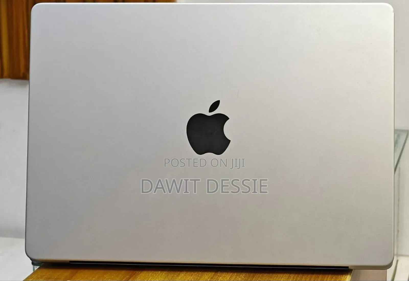 New Laptop Apple MacBook Pro M1 16GB Apple M1 Pro SSD 1T
